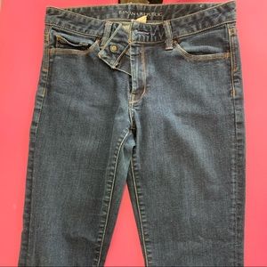 dark blue tight jeans